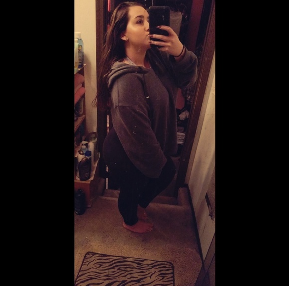 Meet your Posher, Alexa - Picture 3 of 4